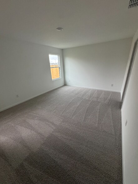 Building Photo - 7116 Waterford Crk Ct