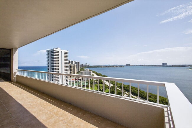 Building Photo - 5540 N Ocean Dr