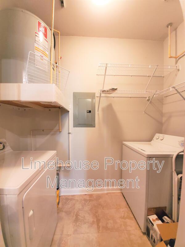 Building Photo - 1400 Granby St