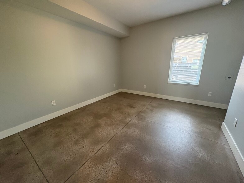 Building Photo - 457 4th St NW