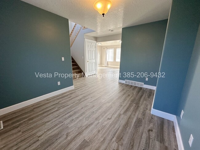 Building Photo - 1526 N 2530 W