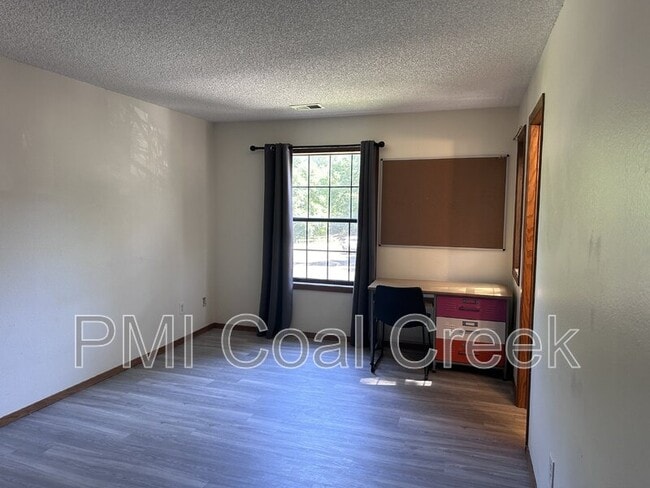 Building Photo - 2902 Shadow Creek Dr