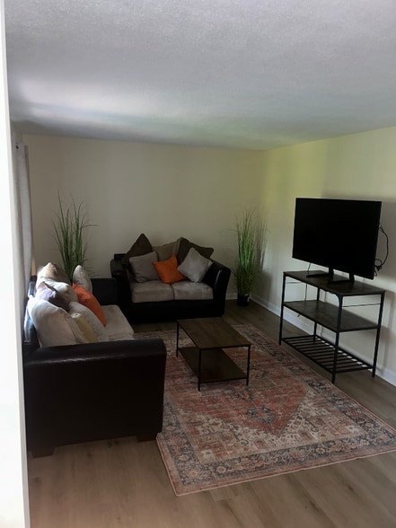 Building Photo - 2413 Placid Lake Dr