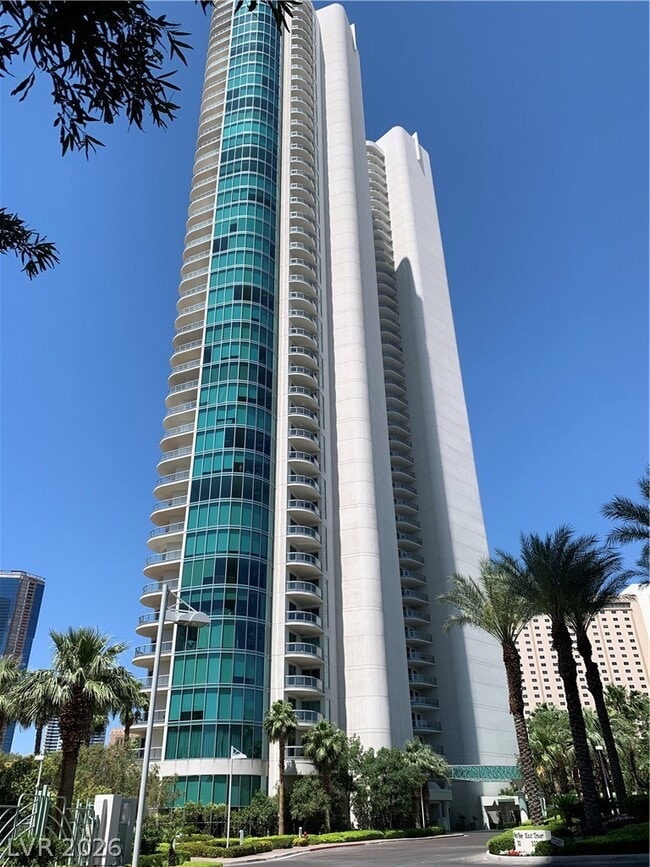 Building Photo - 322 E Karen Ave