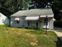 Building Photo - 2 Bedroom Home In Oak Park