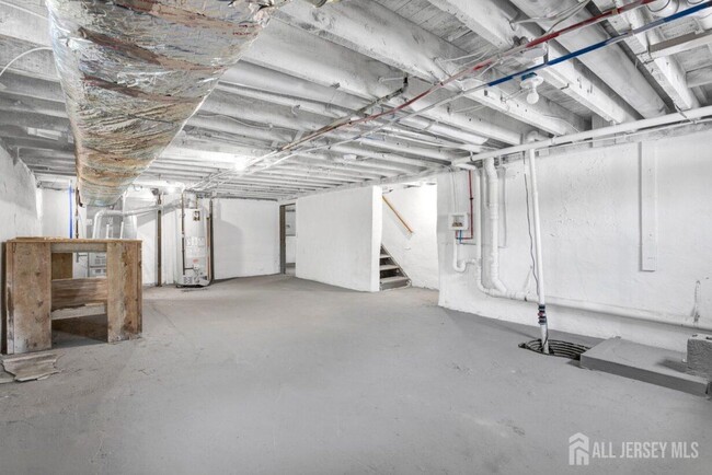 Building Photo - 38 Brenwal Ave