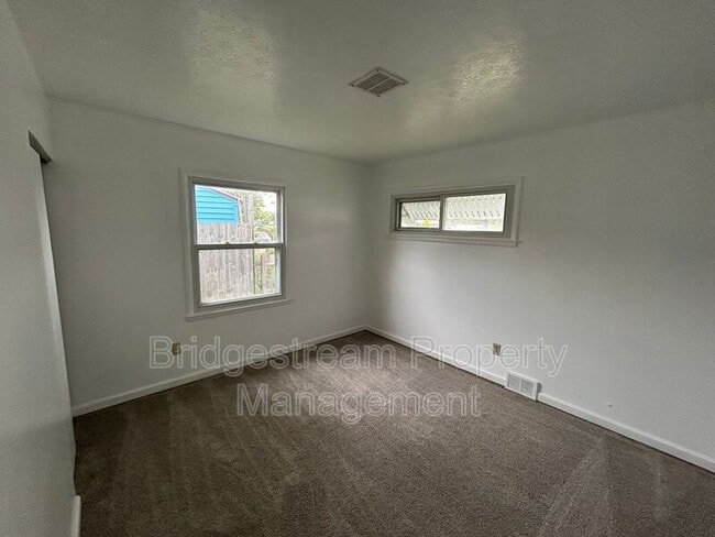 Building Photo - 4893 Burkhardt Rd