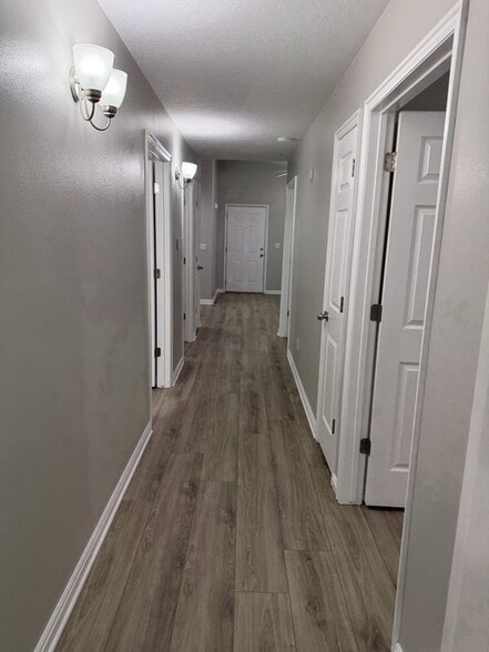 Building Photo - 1530 Westbury Way