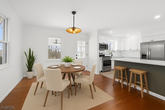 Building Photo - 272 Mt Kemble Ave