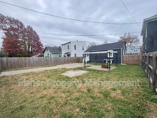 Building Photo - 518 Northside Ave