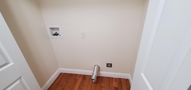 Building Photo - 172 Beth Ln