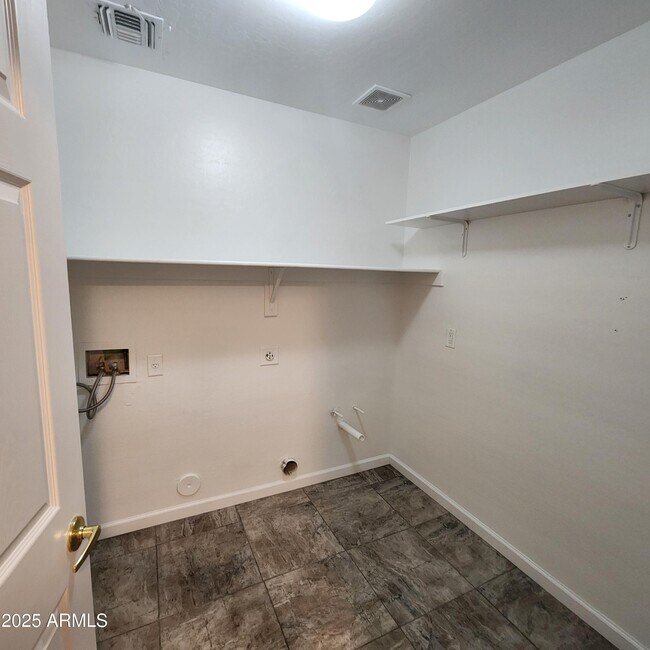 Building Photo - 14230 N 152nd Ln