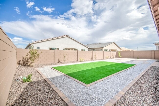 Building Photo - NEW 4 Bedroom home in Phoenix!