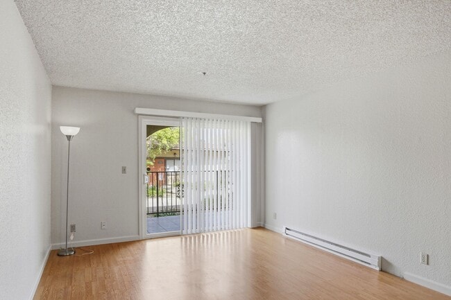 Building Photo - Gated Madonna Vista Community!