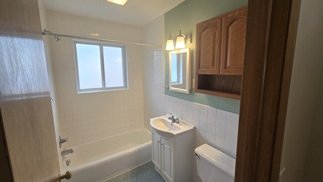 Building Photo - 426 Rushmore Ln