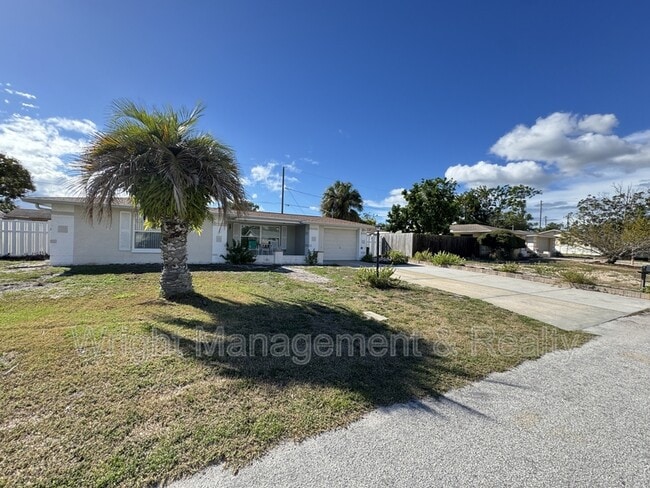 Building Photo - 10921 Norwood Ave