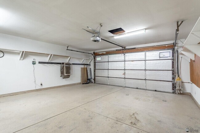 Building Photo - 10605 S Del Vista Dr