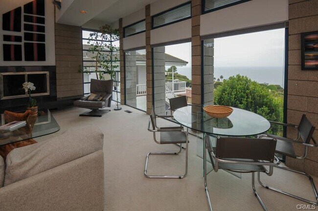 Building Photo - Custome Built Home With Ocean Views