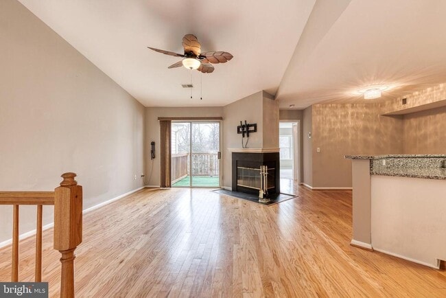 Building Photo - 20 Sandstone Ct