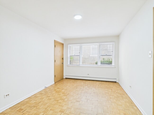 Building Photo - 11219 S King Dr