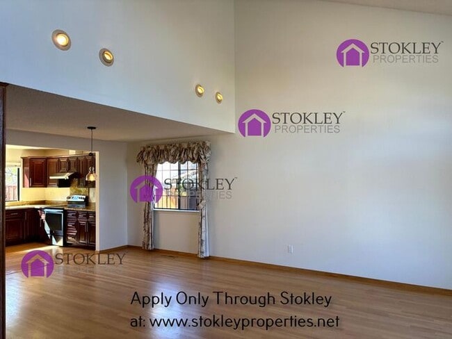 Building Photo - 1105 Rock Creek Way