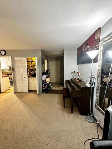 Building Photo - 932 Peninsula Ave