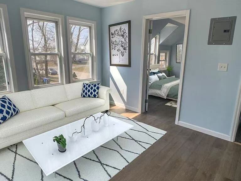 Primary Photo - 34 N Clarendon St
