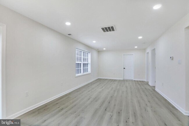 Building Photo - 35355 Hamlin School Ln