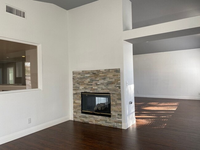 Building Photo - Stunning & REMODELED! 2-Story, 3Bedroom an...