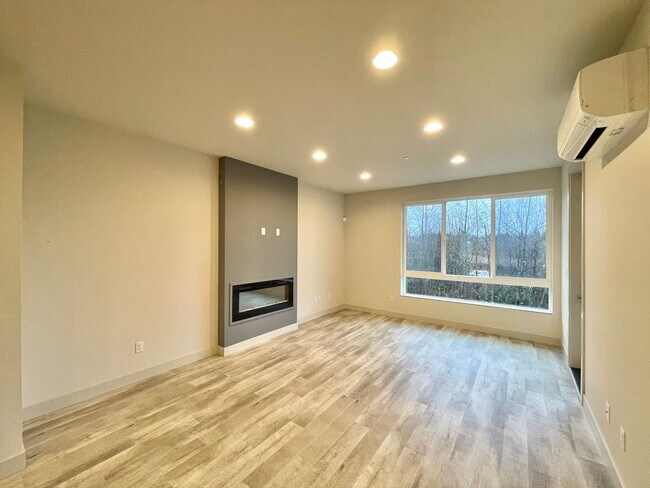 Building Photo - Great TownHome For Rent