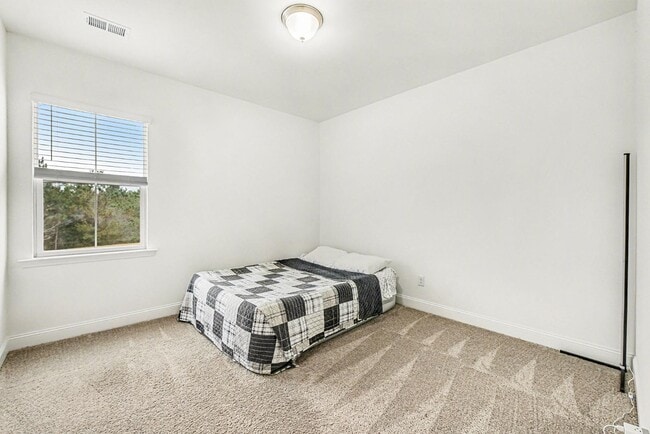 Building Photo - 153 Hawthorne Landing Dr