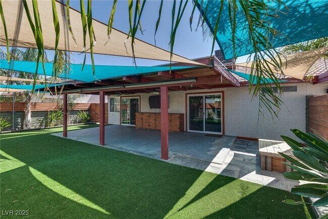 Building Photo - 5231 Dickens Dr