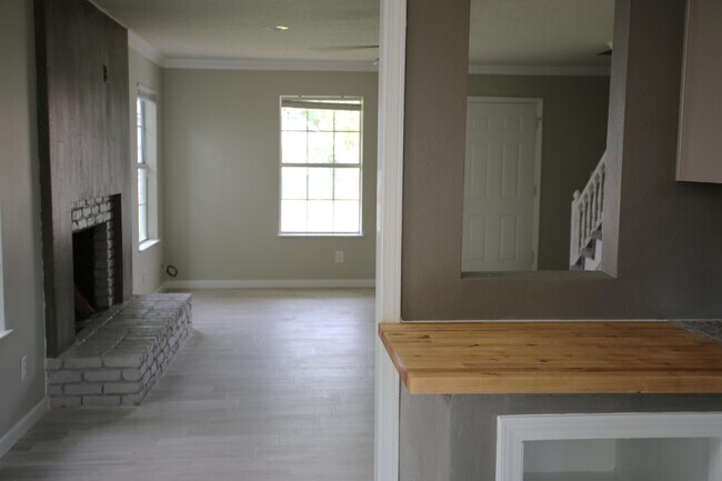 Building Photo - 2521 Georgetown Ln