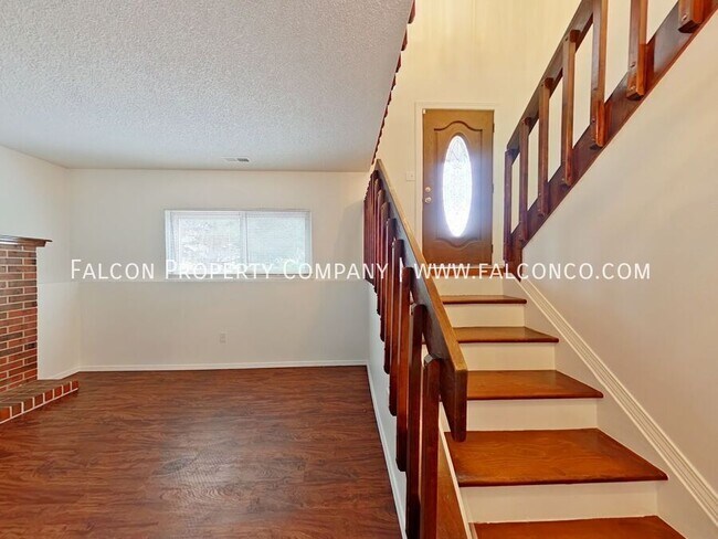 Building Photo - 3930 Beltana Dr