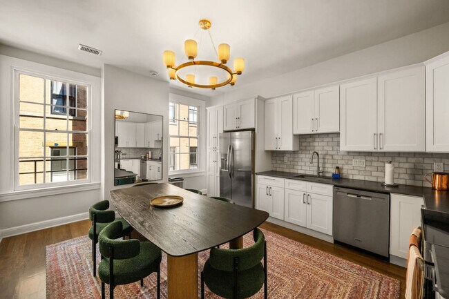 Building Photo - 1326 Broadway