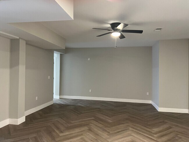 Building Photo - eml649