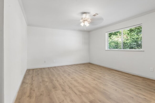 Building Photo - 6022 Beaudry Dr