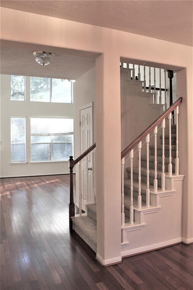 Building Photo - 71 N Brooksedge Cir