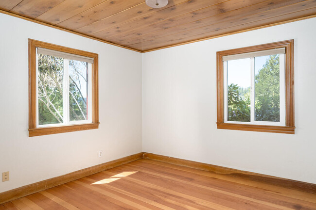 Building Photo - 2010 Outer Limits Ln