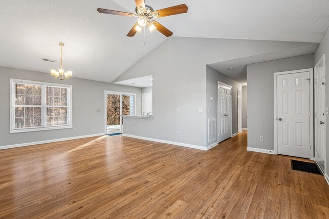 Building Photo - SW - Like New Home, Vaulted LR Ceiling, Fire Place, Wood Flooring, Several Updates!