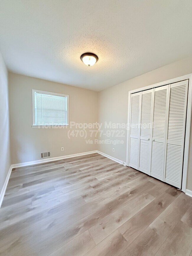 Building Photo - 5035 Merlin Dr