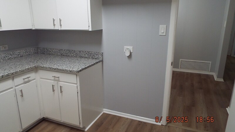 Building Photo - 6315 Wigwam Dr