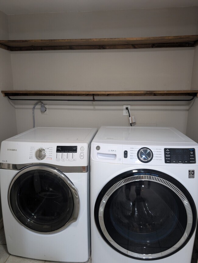 Building Photo - Spacious 3BR 3BA • Attached Garage • Two Patios • Two Primary Suites in Spring