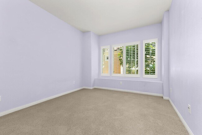 Building Photo - Paseo del Sol Charmer with Private Yard and Community Pool