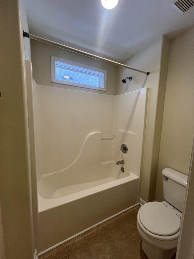 Building Photo - 857 Malabu Dr