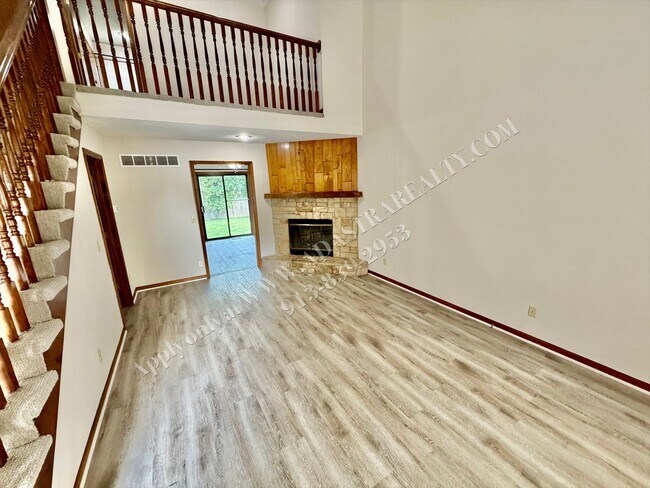 Building Photo - 6622 W 149th Terrace