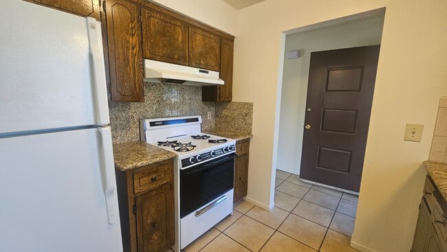 Building Photo - 92 W Gettysburg Ave