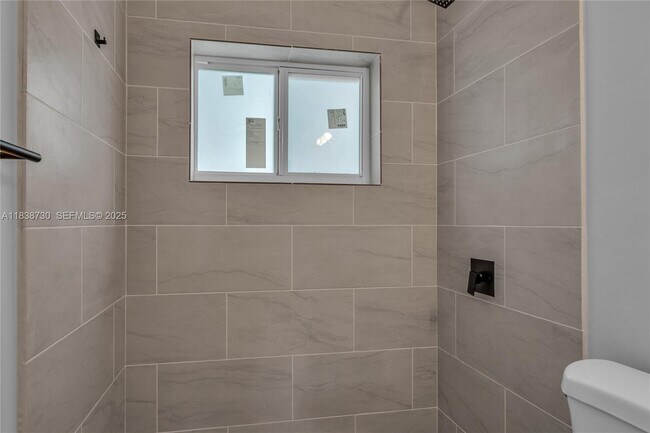 Building Photo - 2243 Greene St.