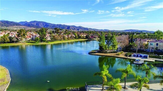 Building Photo - 225 Montana Del Lago Dr