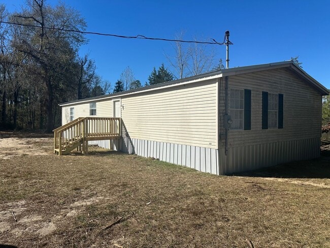 Building Photo - 3 Bed 2 Bath Waterfront Property - Under Renovations